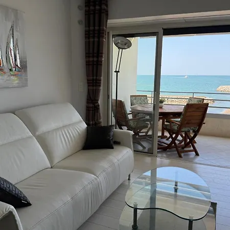 Beautiful 2-bedroom Terrace Facing The Canal Sea Vew Imperial 4 아파트 르그로뒤후아
