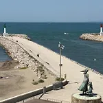Superbe T3 Traversant Avec Terrasse Face Au Chenal Vue Imperial 4 * Le Grau-du-Roi
