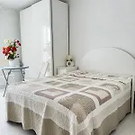Superbe T3 Traversant Avec Terrasse Face Au Chenal Vue Imperial 4 *