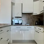 Superbe T3 Traversant Avec Terrasse Face Au Chenal Vue Imperial 4 لو غراو دو روا