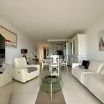 Superbe T3 Traversant Avec Terrasse Face Au Chenal Vue Imperial 4 *