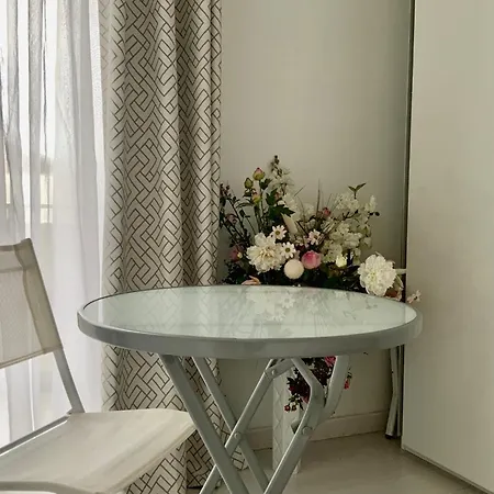 Beautiful 2-bedroom Terrace Facing The Canal Sea Vew Imperial 4 Διαμέρισμα *