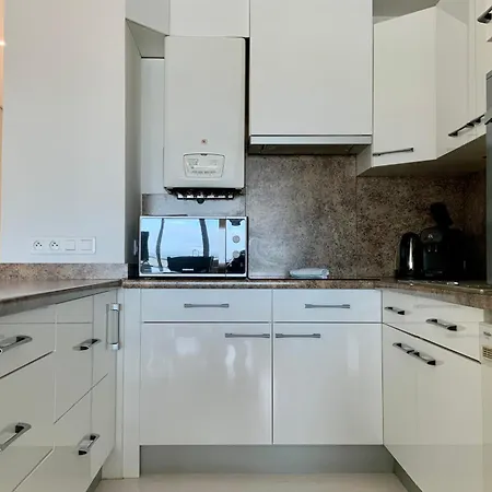 Beautiful 2-bedroom Terrace Facing The Canal Sea Vew Impérial 4 Le Grau-du-Roi