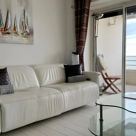 Superbe T3 Traversant Avec Terrasse Face Au Chenal Vue Imperial 4 Daire