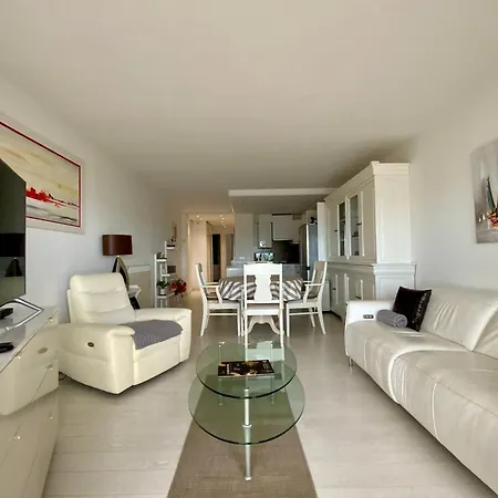 Superbe T3 Traversant Avec Terrasse Face Au Chenal Vue Imperial 4 *