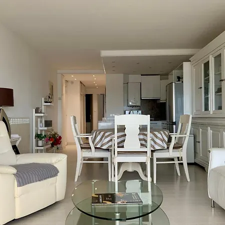 Beautiful 2-bedroom Terrace Facing The Canal Sea Vew Impérial 4 Appartamento Le Grau-du-Roi