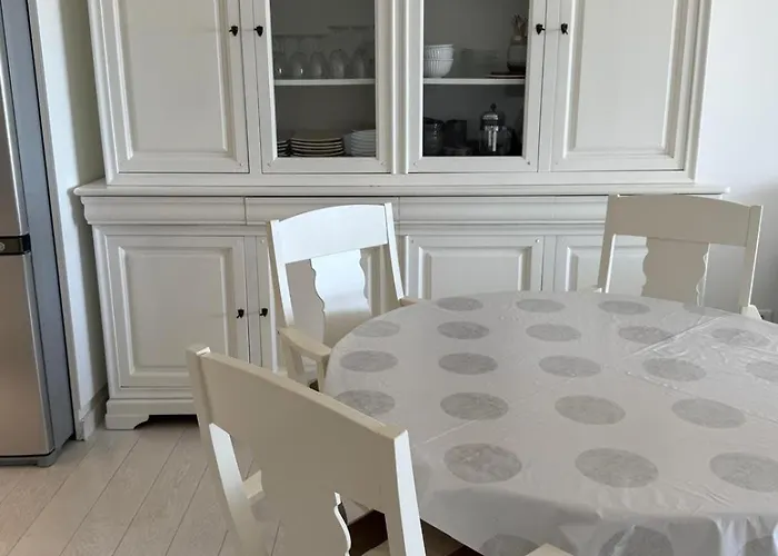 Superbe T3 Traversant Avec Terrasse Face Au Chenal Vue Imperial 4 Apartment *