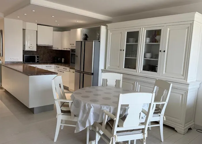 Apartment Superbe T3 Traversant Avec Terrasse Face Au Chenal Vue Imperial 4