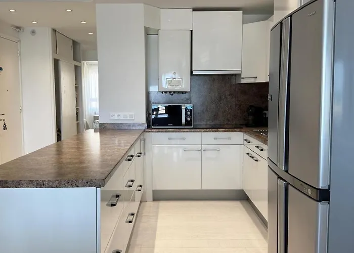 Apartment Superbe T3 Traversant Avec Terrasse Face Au Chenal Vue Imperial 4 *