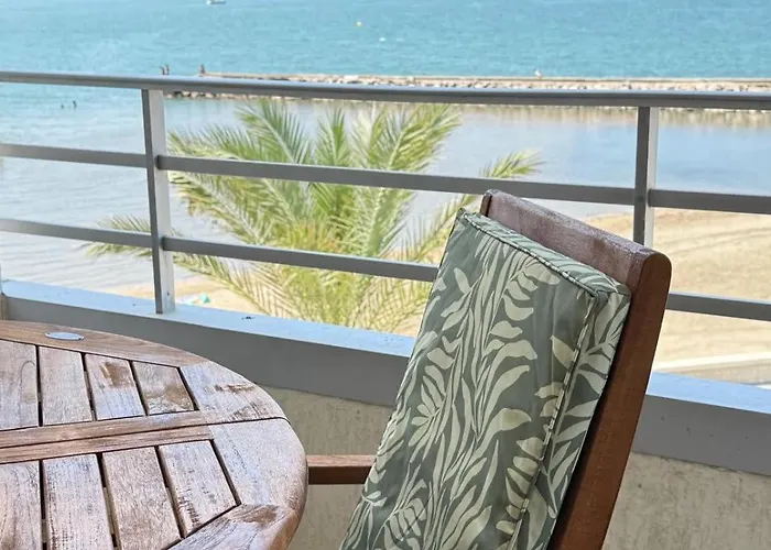 Apartment Superbe T3 Traversant Avec Terrasse Face Au Chenal Vue Imperial 4 Le Grau-du-Roi