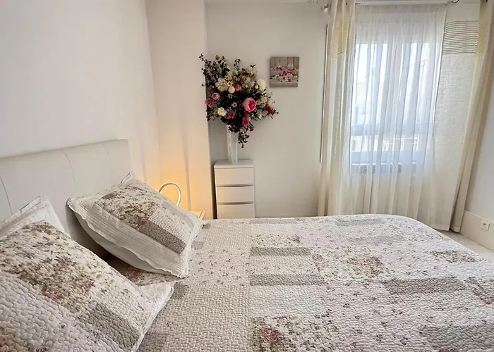 Superbe T3 Traversant Avec Terrasse Face Au Chenal Vue Imperial 4 *