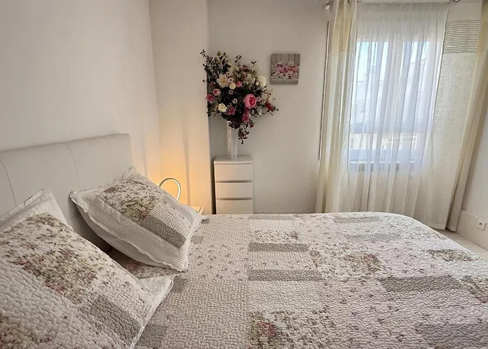Beautiful 2-bedroom Terrace Facing The Canal Sea Vew Imperial 4 شقة