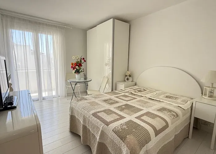 Apartment Superbe T3 Traversant Avec Terrasse Face Au Chenal Vue Imperial 4 *