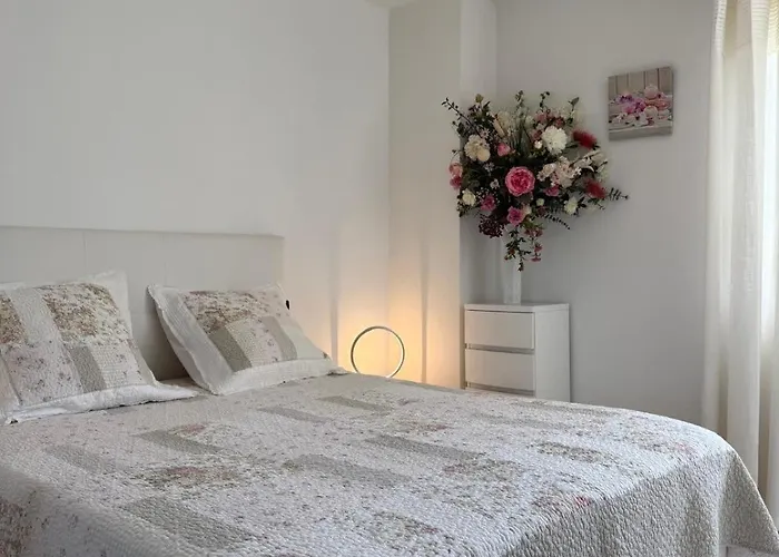 Beautiful 2-bedroom Terrace Facing The Canal Sea Vew Imperial 4 شقة لو غراو دو روا