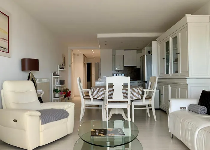 Superbe T3 Traversant Avec Terrasse Face Au Chenal Vue Imperial 4 Apartment Le Grau-du-Roi